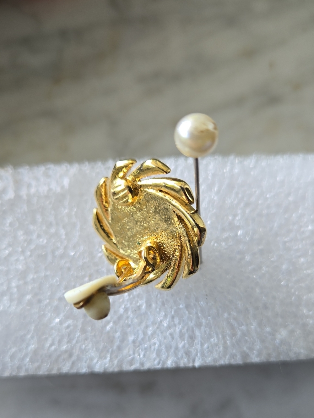 Vintage Gold and Cream Pearl-Style Swirl Clip Earrings - Picture 10 of 16